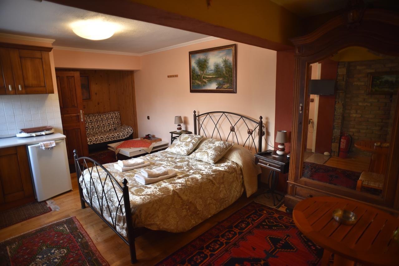 Santa Marina Guesthouse Като-Лутракі Екстер'єр фото