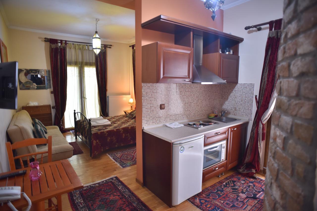 Santa Marina Guesthouse Като-Лутракі Екстер'єр фото