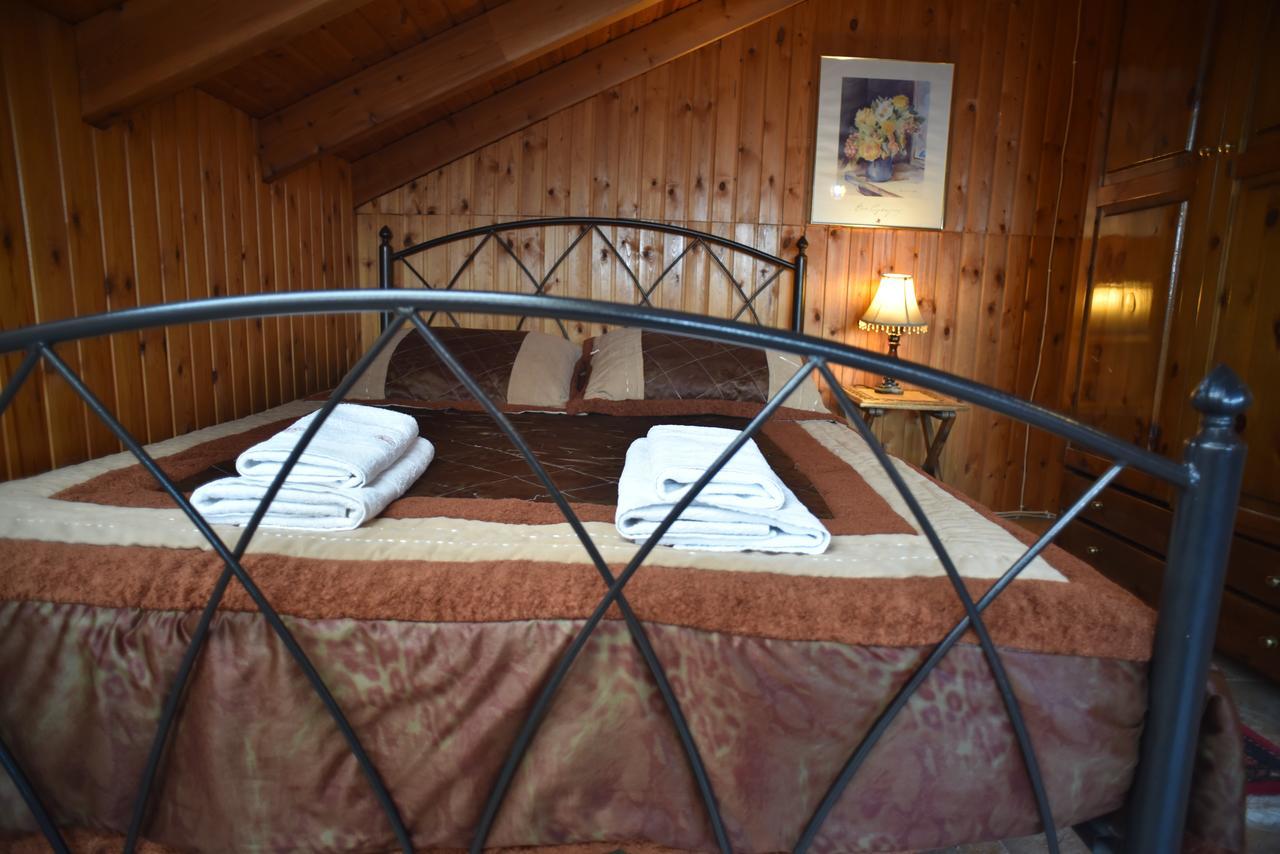 Santa Marina Guesthouse Като-Лутракі Екстер'єр фото