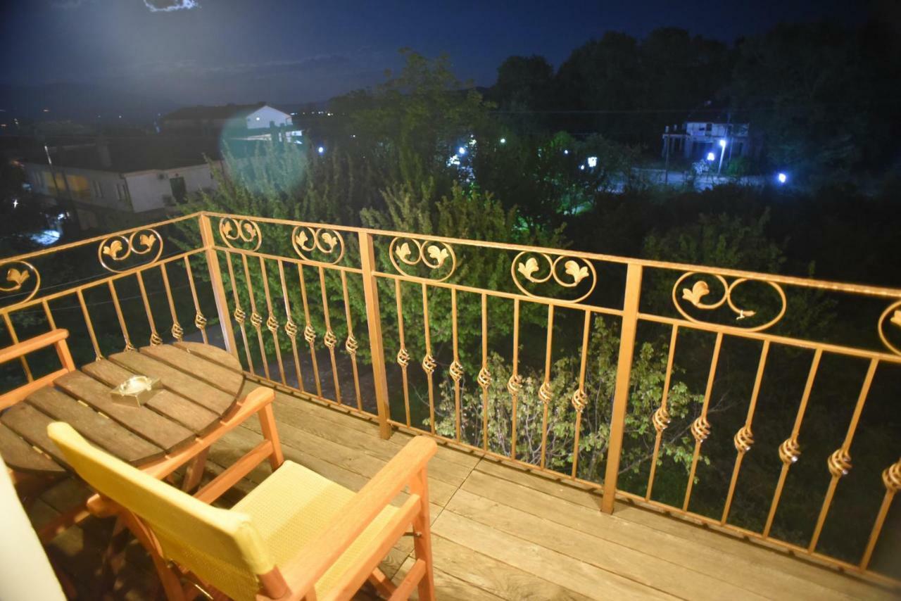 Santa Marina Guesthouse Като-Лутракі Екстер'єр фото